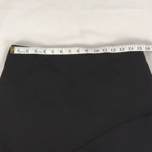 BCBG Generation Black Mini Skirt Embellished Sz 8 - Picture 8 of 8